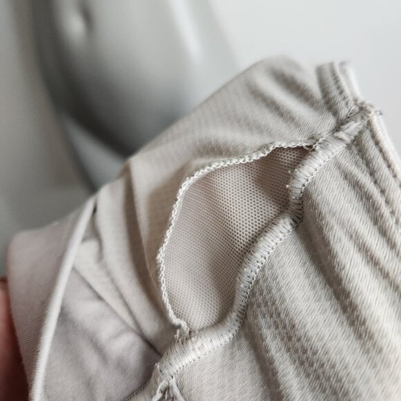 Athleta Solace Printed White Camo Sports Bra Size M - Picture 10 of 14